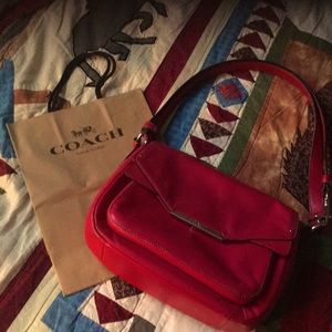 EUC coach handbag 100% authentic Pink